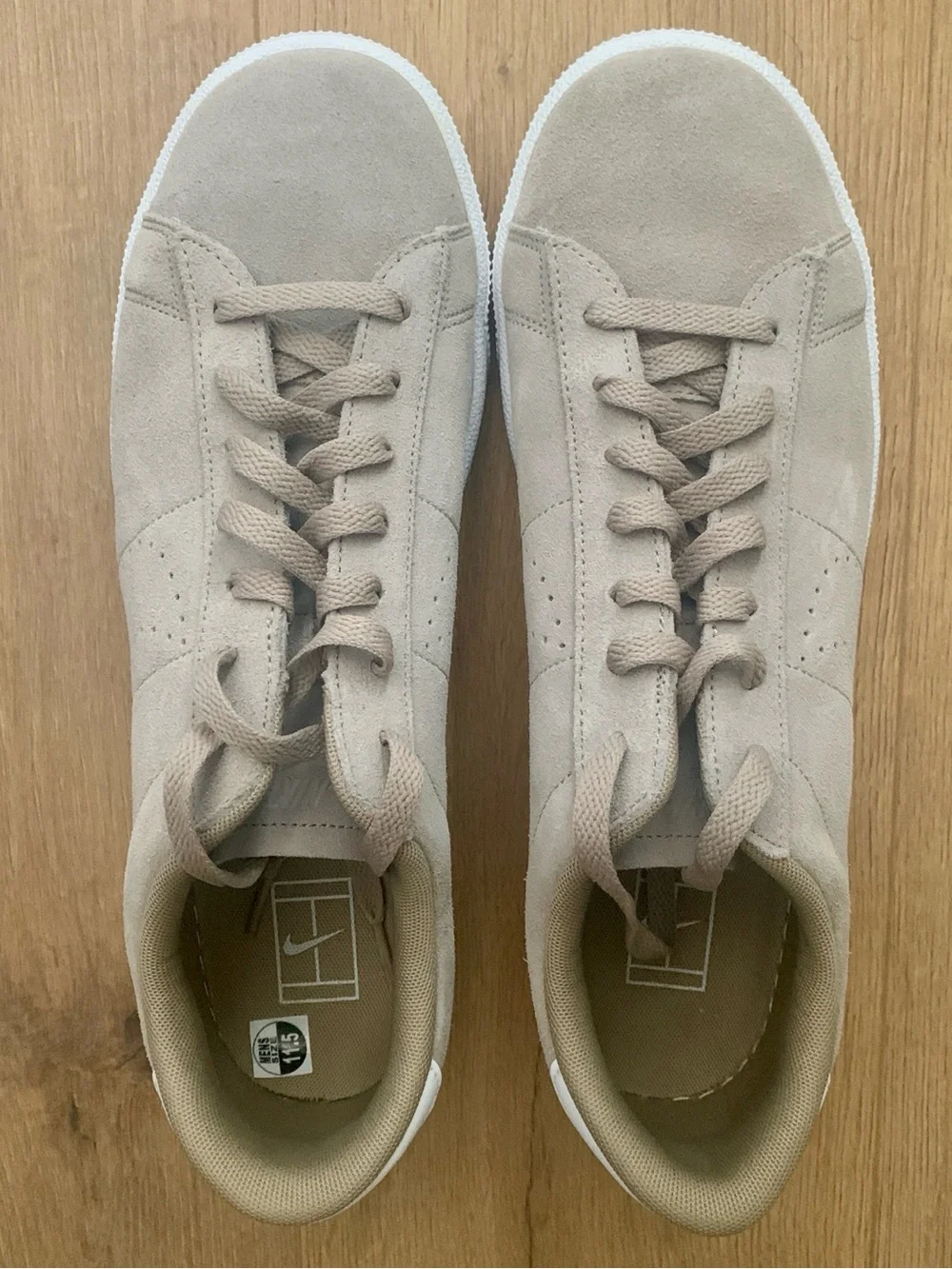 Nike Tennis Shoes
